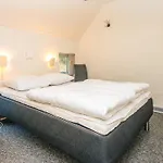 4 Star In בית נופש